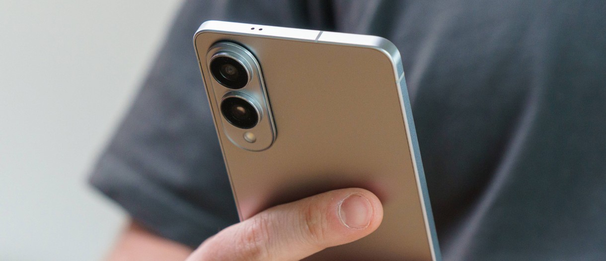 iPhone Air mỏng nhưng đắt đỏ, những lựa chọn có thể thay thế 3 iPhone Air mỏng nhưng đắt đỏ, đây là những lựa chọn thay thế giá 'mềm' hơn - Ảnh 3.