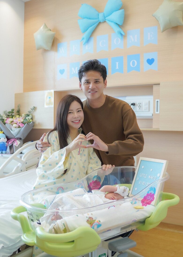 Quý tử của cặp đôi được đặt tên Mario.