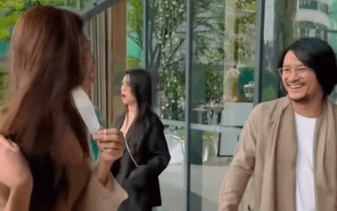 Lộ clip Hoa hậu Thuỳ Tiên xuất hiện, được bà Phạm Kim Dung ôm khóc?- Ảnh 2.