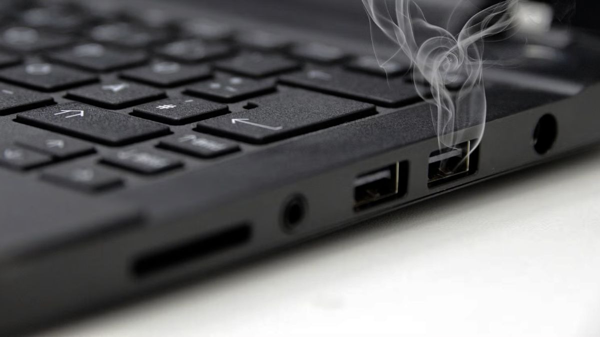 Những thứ tuyệt đối không cắm vào cổng USB trên laptop 3 Những thứ tuyệt đối không cắm vào cổng USB trên laptop - Ảnh 3.