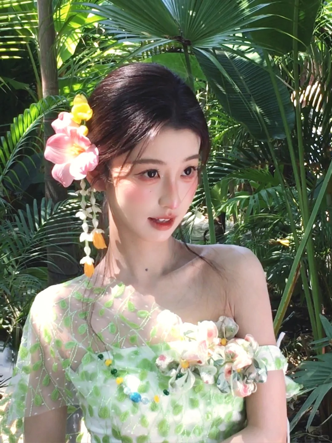 "Giảm sức mạnh của con tướng này giúp tôi": Dân mạng tuyên bố khi xem ảnh 2 mẹ con cách nhau vài chục năm - Ảnh 11.