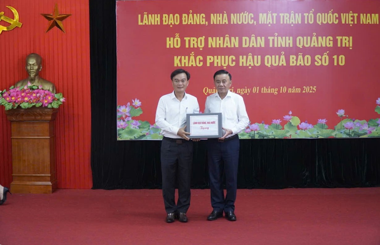 Thường trực Ban Bí thư:Thiệt hại bão số 10 lớn, ưu tiên lo cuộc sống bà con - Ảnh 3.