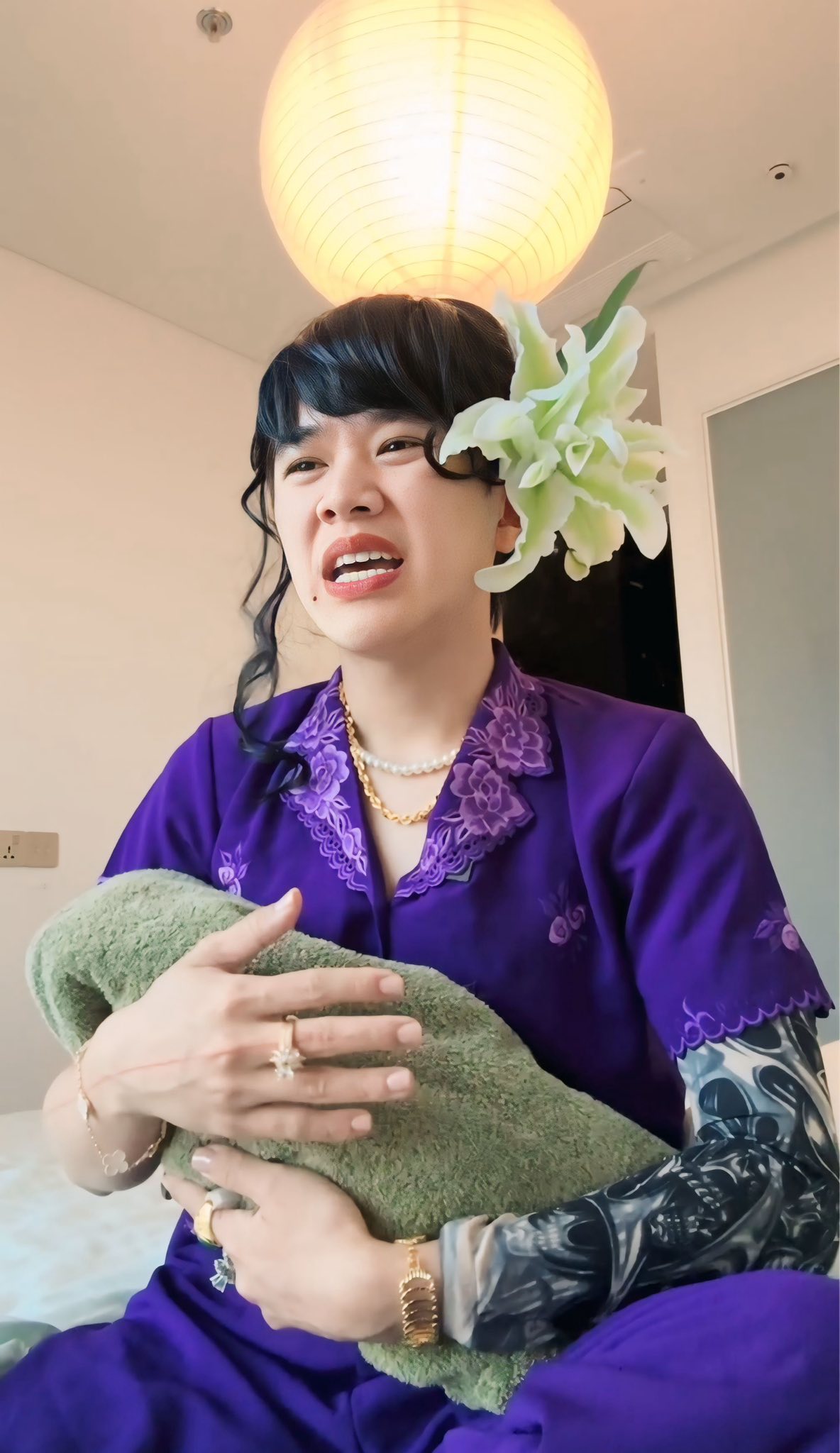 Phía sau những nụ cười của Hồng Thơ (Tiktoker Con Cò Đây): Cũng 1 năm nay 2 mẹ con không nói chuyện với nhau- Ảnh 3.