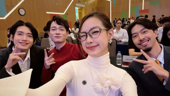 Sao Việt 11/10, tin sao việt mới nhất