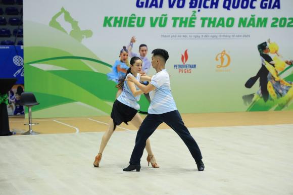 Sao Việt 11/10, tin sao việt mới nhất