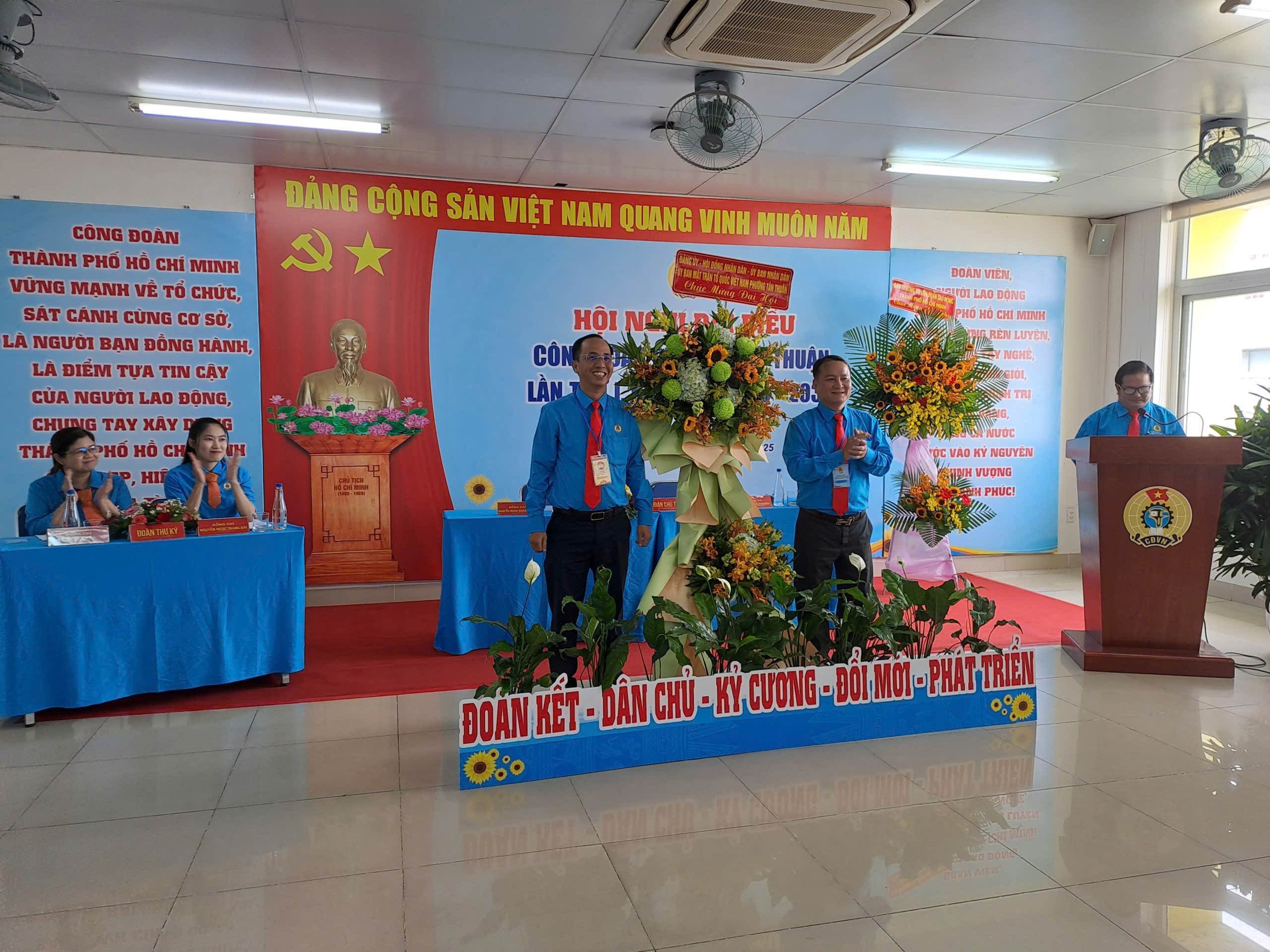 Ông Nguyễn Văn Phương được chỉ định giữ chức Chủ tịch Công đoàn phường Tân Thuận - Ảnh 3.