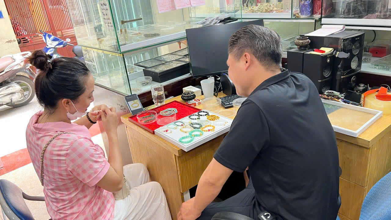 Charm vàng đốn tim giới trẻ - Vừa mang ý nghĩa may mắn, vừa giúp tích trữ- Ảnh 4.