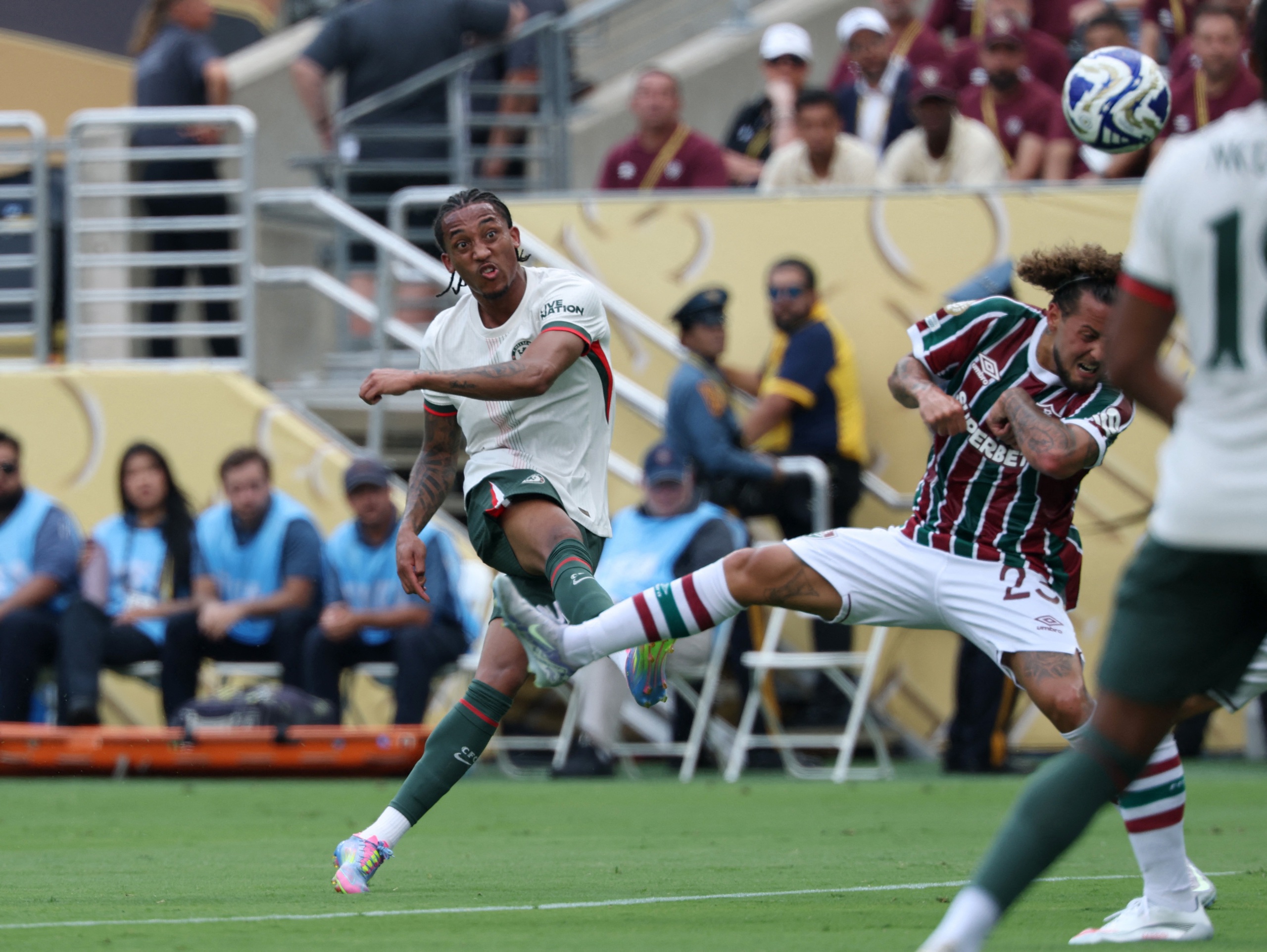 Hàng thủ toàn ‘ông già’ hết phép, ngựa ô Fluminense bất lực nhìn Chelsea vào chung kết - Ảnh 3.