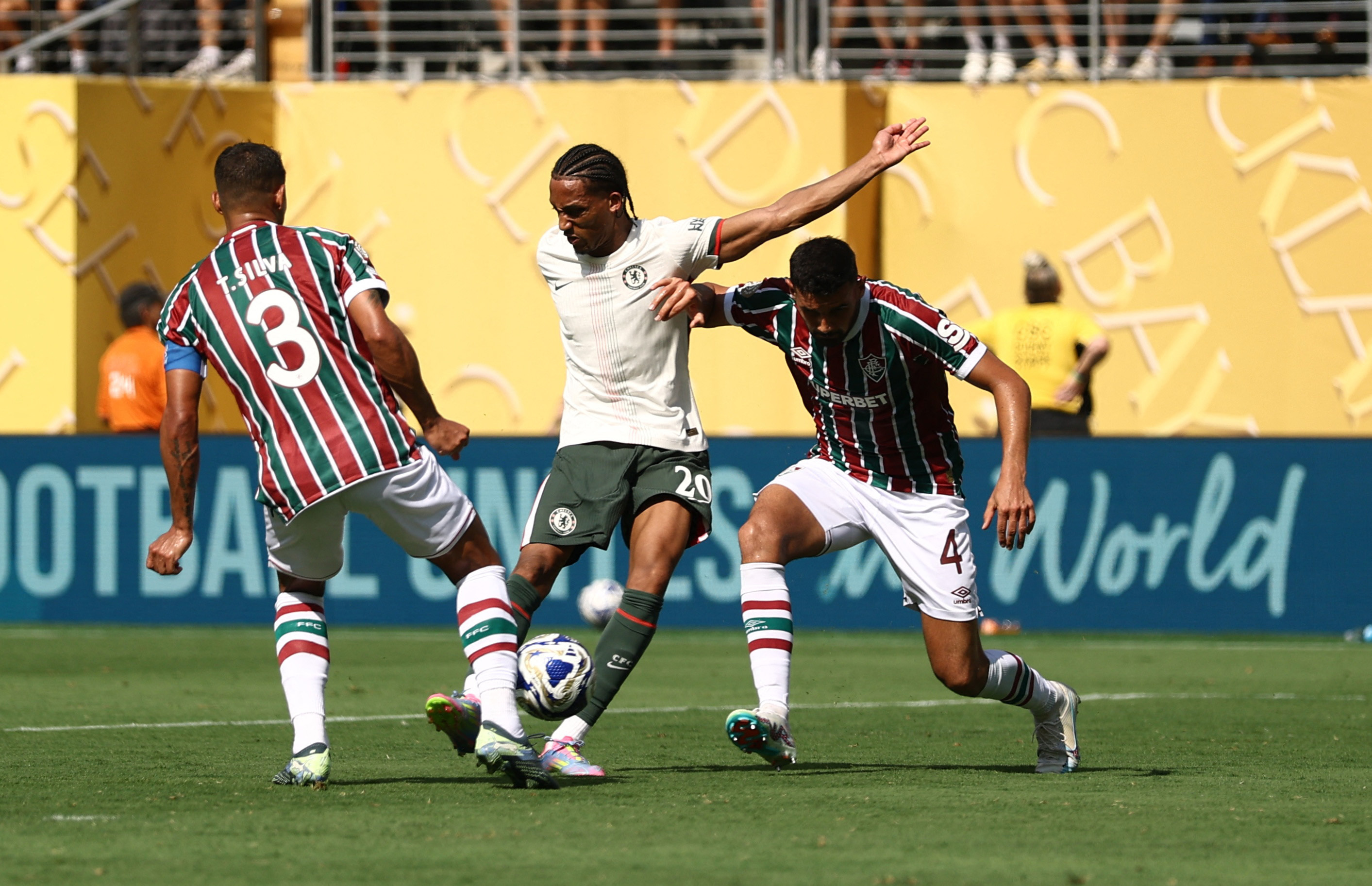 Hàng thủ toàn ‘ông già’ hết phép, ngựa ô Fluminense bất lực nhìn Chelsea vào chung kết - Ảnh 5.