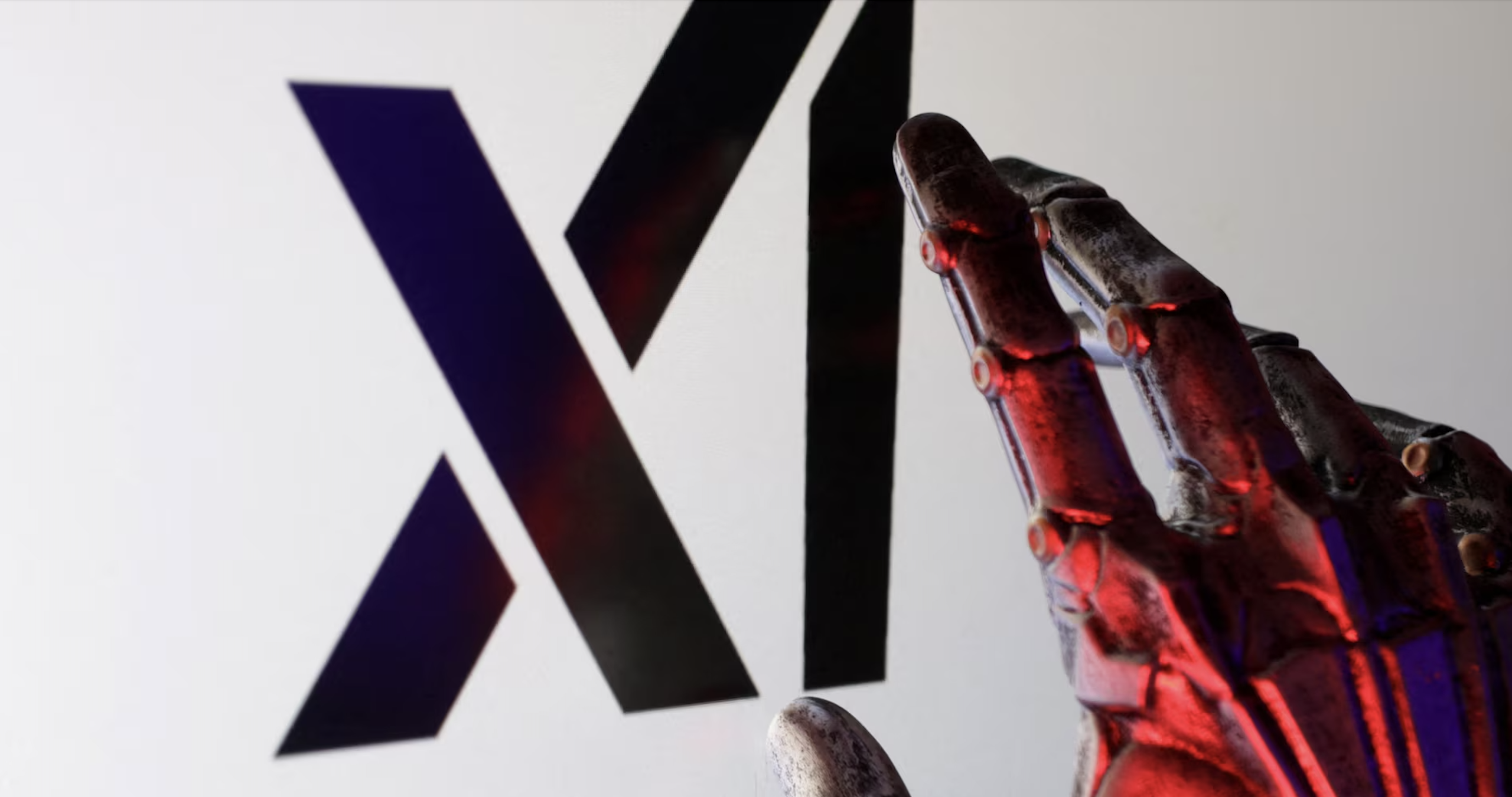 Elon Musk đổi mới Grok, sa thải 500 nhân sự ngay trong đêm - Ảnh 2.