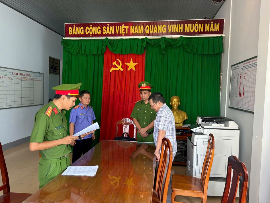 Vì sao cựu Giám đốc Bệnh viện Đa khoa Bình Thuận và Giám đốc CDC Bình Thuận bị bắt? - Ảnh 2.