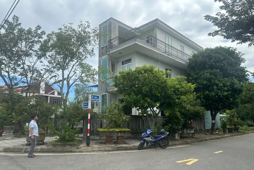 Ông Võ Công Chính gặp khó khi đòi lại căn nhà của mình. Ảnh: TN gian-nan-doi-lai-can-nha-da-cho-uy-ban-thi-tran-thue-2.JPG