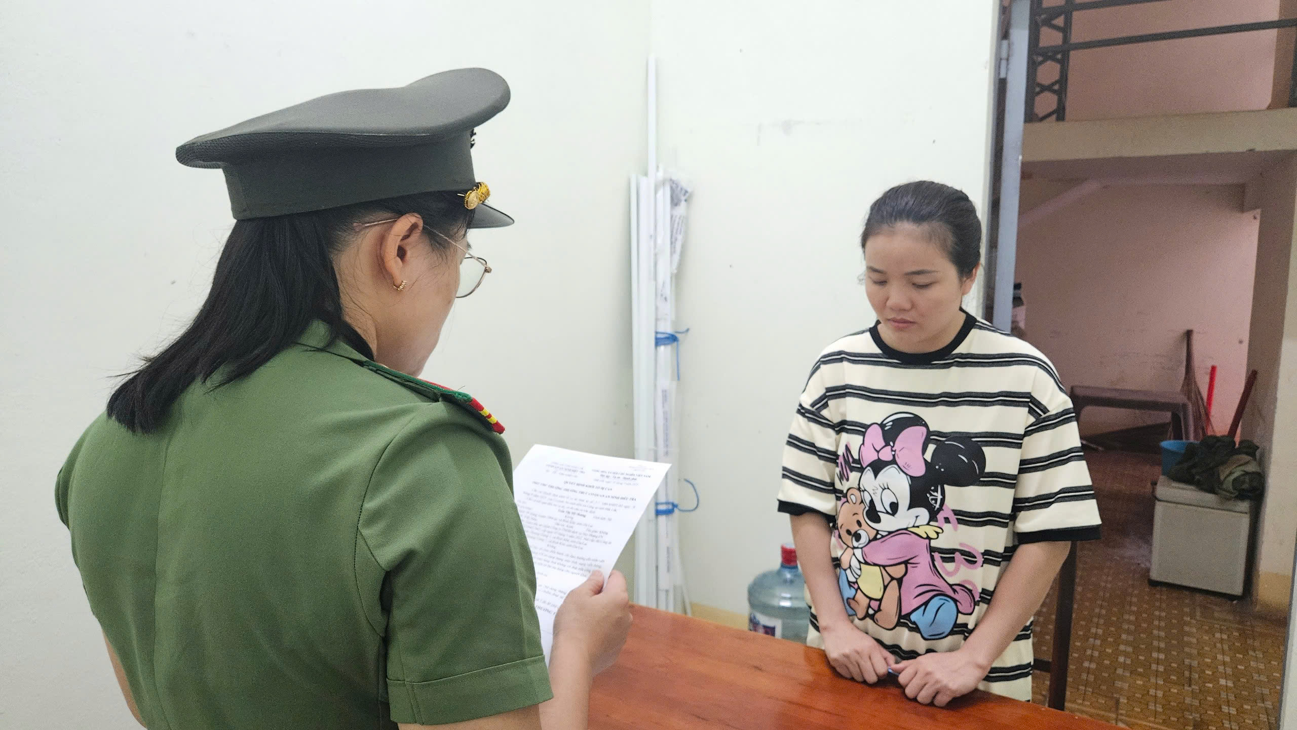 Khởi tố Hai anh em lừa đảo chiếm đoạt tiền của hàng trăm ngàn người dân - Ảnh 2.