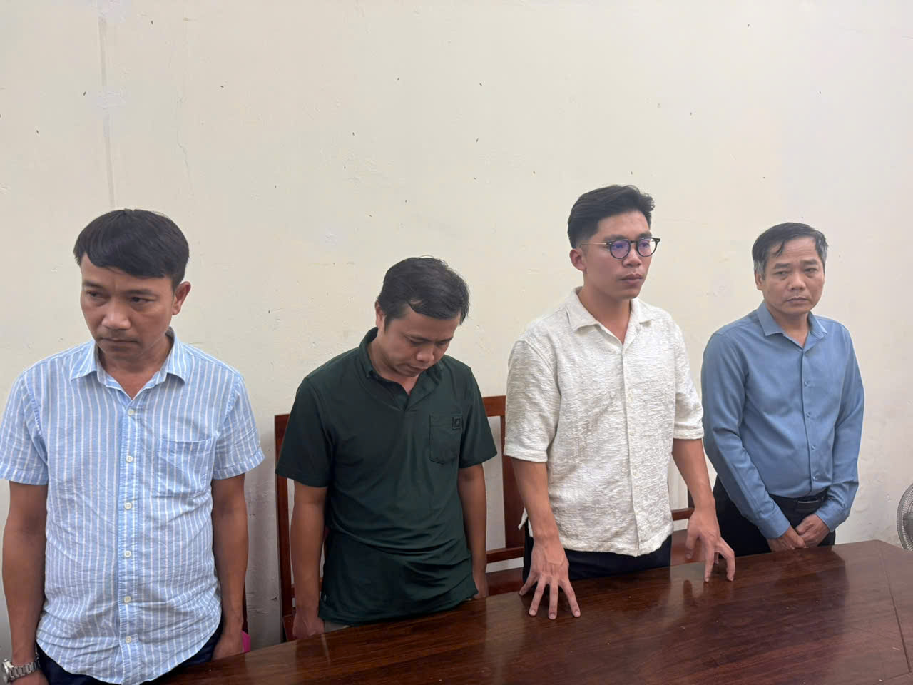 Khởi tố 6 bị can trong vụ đấu giá mỏ cát 370 tỉ ở Đà Nẵng- Ảnh 2. Khởi tố 6 bị can trong vụ đấu giá mỏ cát 370 tỉ ở Đà Nẵng- Ảnh 2.