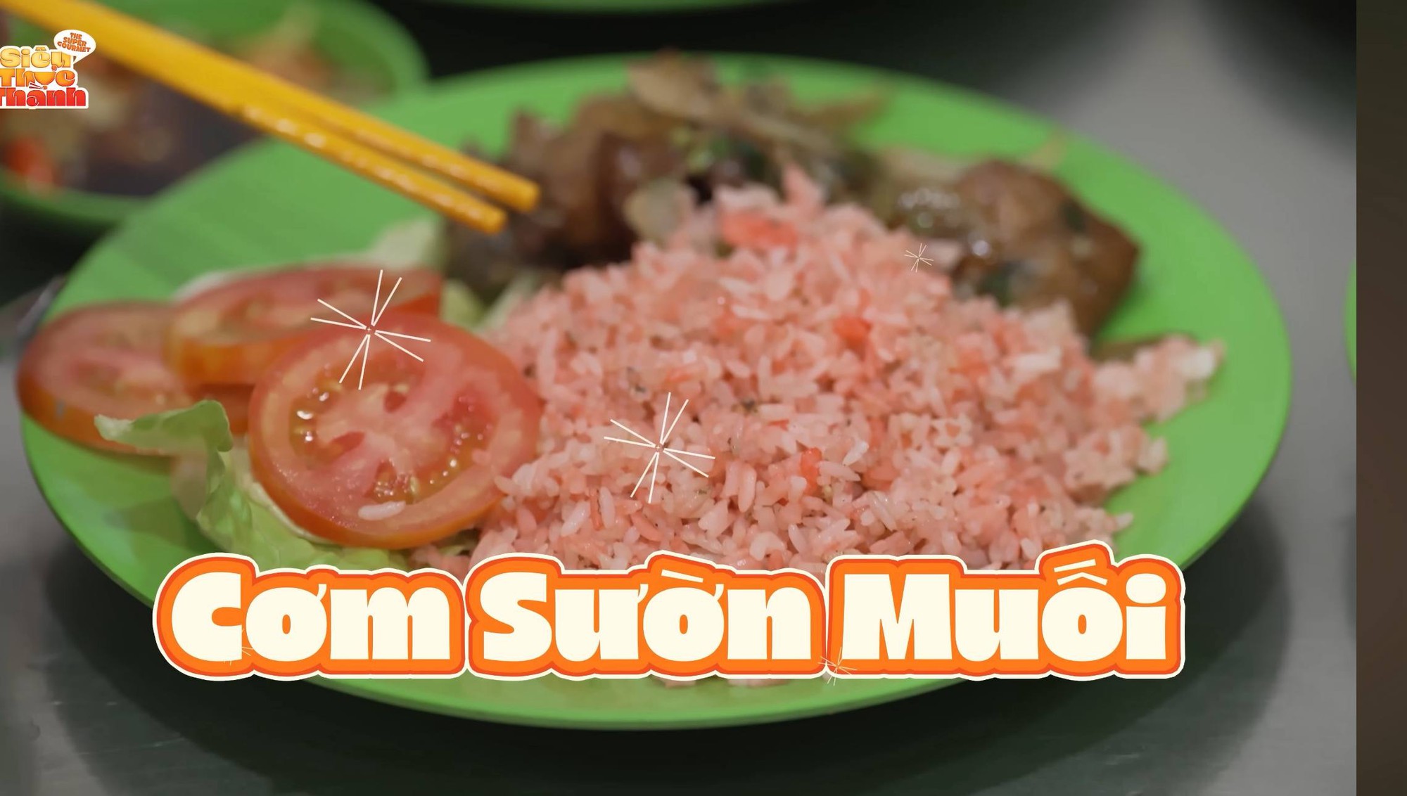 Trấn Thành dẫn 2 gái xinh đi án hủ tiếu xào 