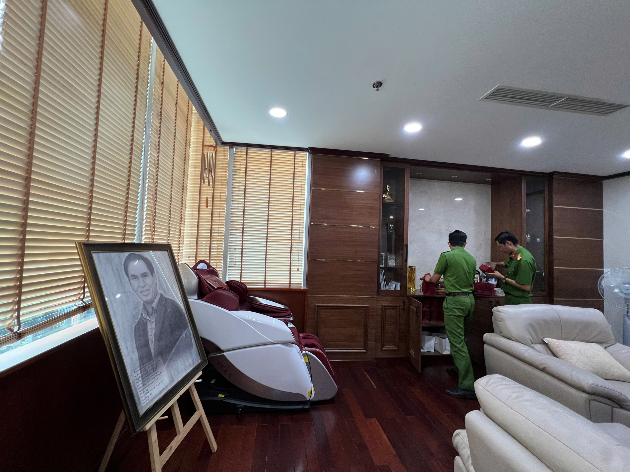 Đinh Trường Chinh và vụ thâu tóm đất vàng của Vinafood II: Tội phạm và tài sản khủng - Ảnh 3.