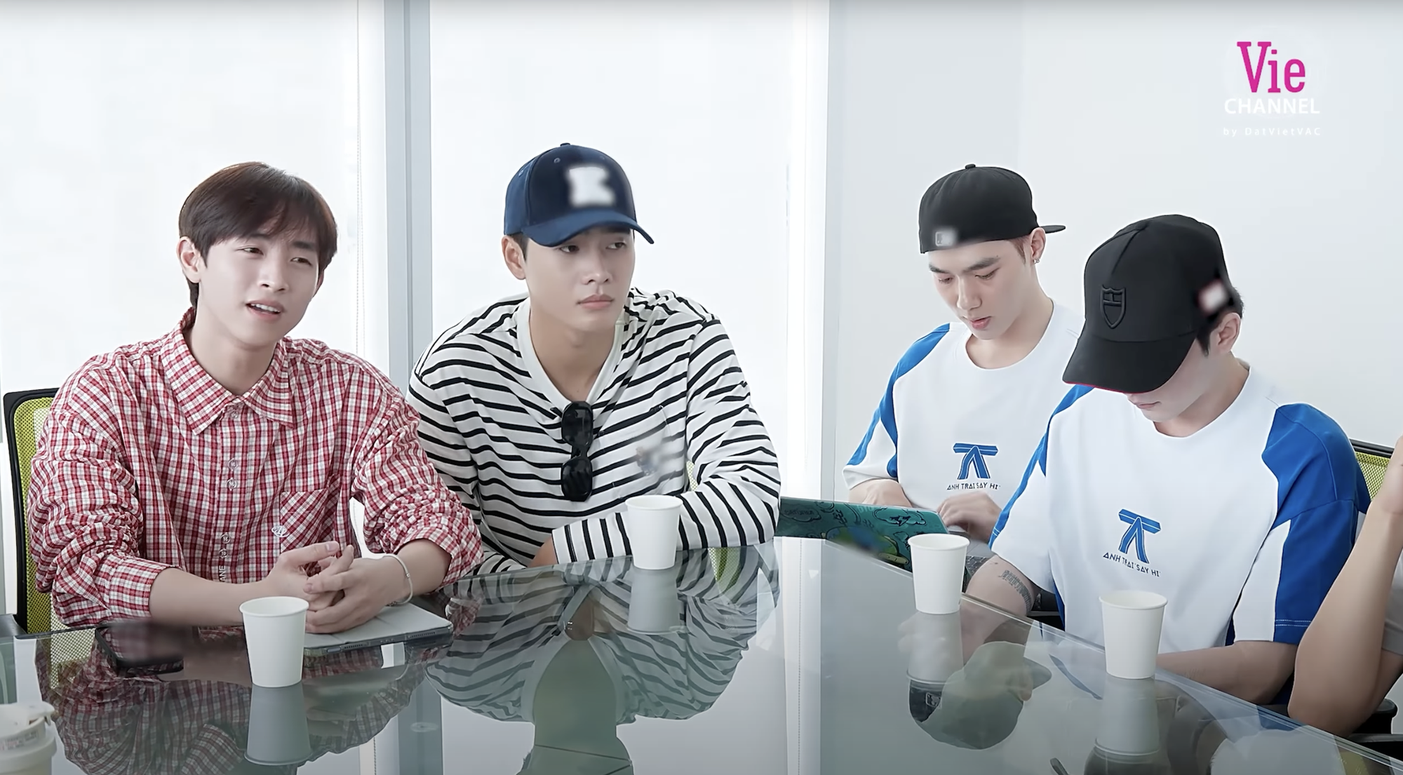 Anh Trai Say Hi diêm dúa!- Ảnh 8.