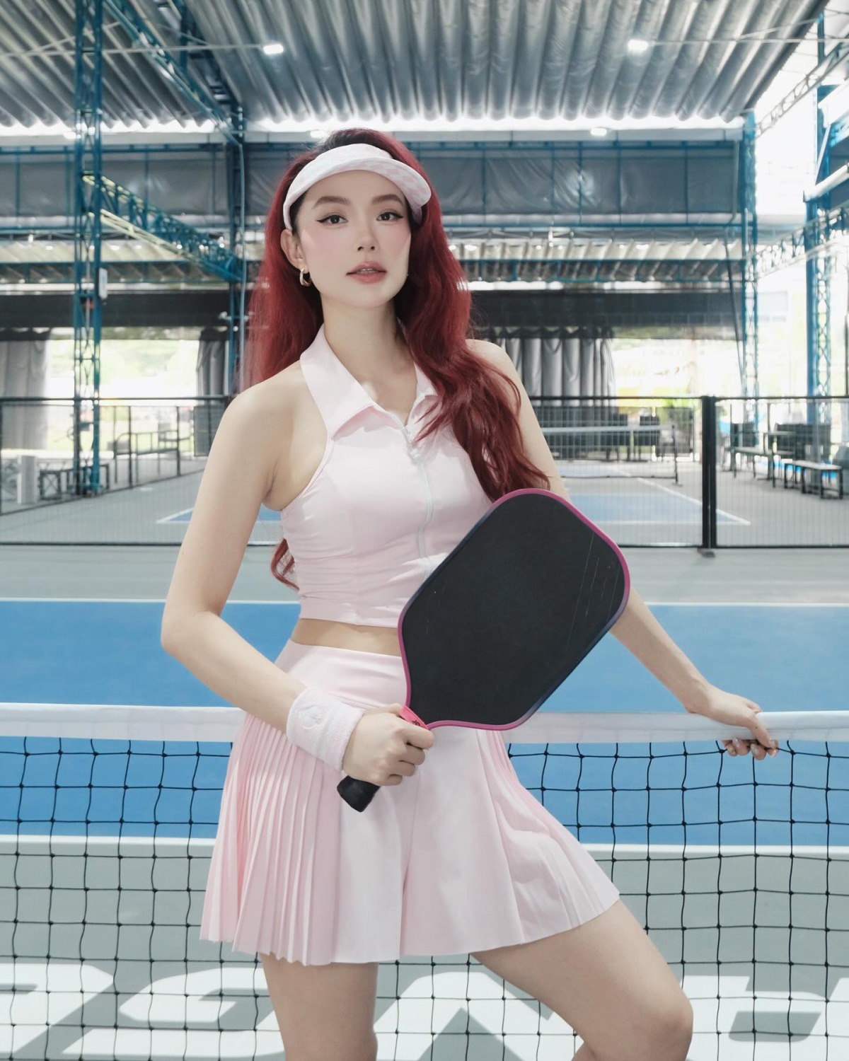 "Chị đẹp sân pick" đúng chuẩn dâu hào môn: Được chồng tặng luôn cho loạt sân tập đắt đỏ, nhìn qua quy mô là thấy đẳng cấp quốc tế - Ảnh 8.