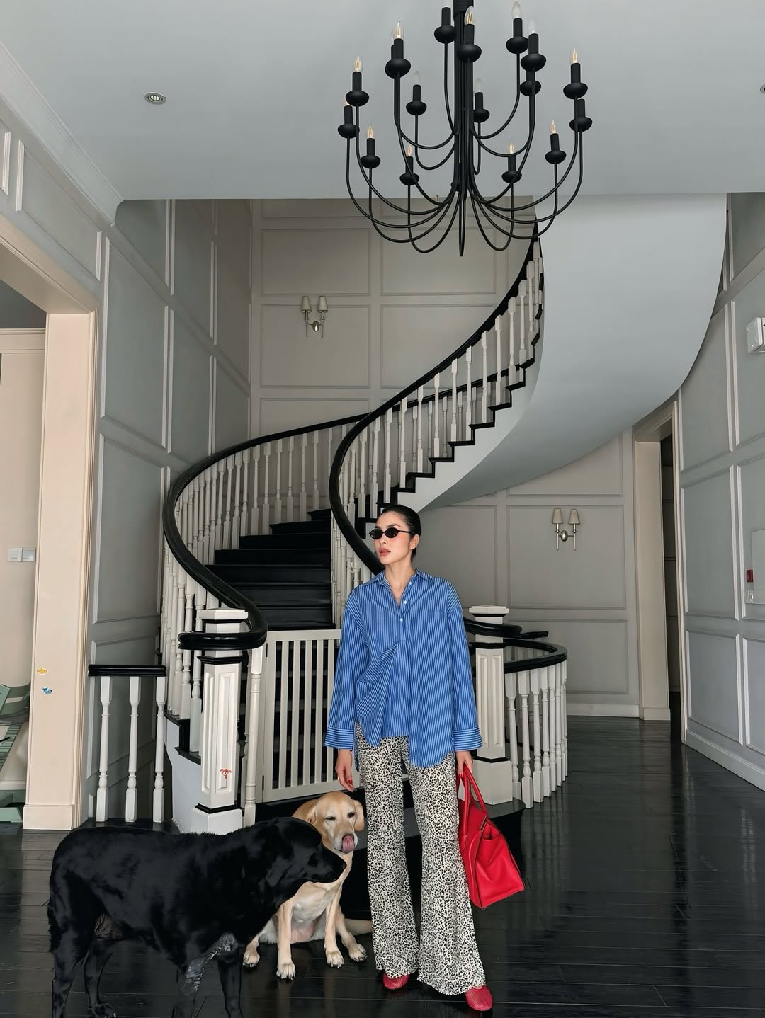 Ngọc nữ đẹp nhất Việt Nam là bà chủ chuỗi nhà hàng bề thế, sinh 3 con cho đại gia, U40 đẹp nóng bỏng- Ảnh 6.