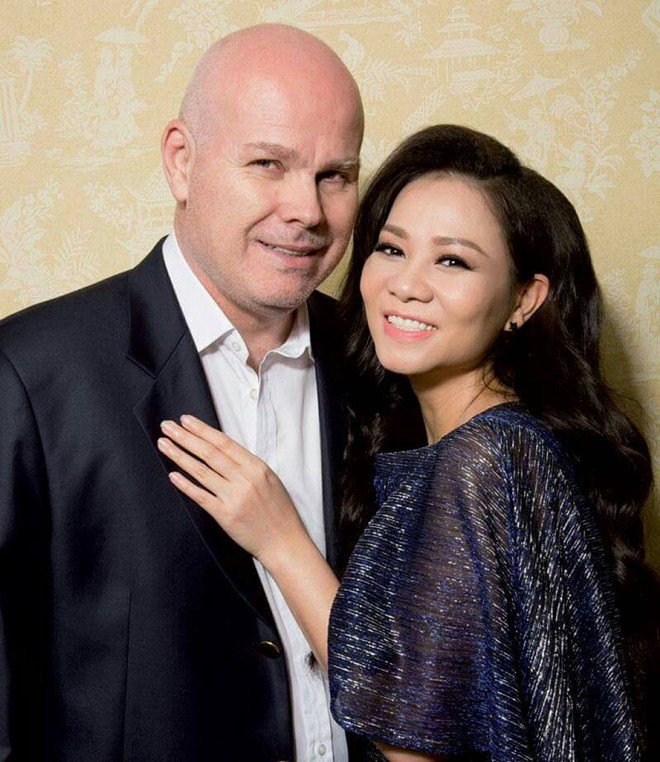 Nữ ca sĩ Việt lấy chồng tỷ phú: Chỉ đi hát cho vui, mới gặp đã bị giục kết hôn, sắm đồ hiệu mỏi tay- Ảnh 4.