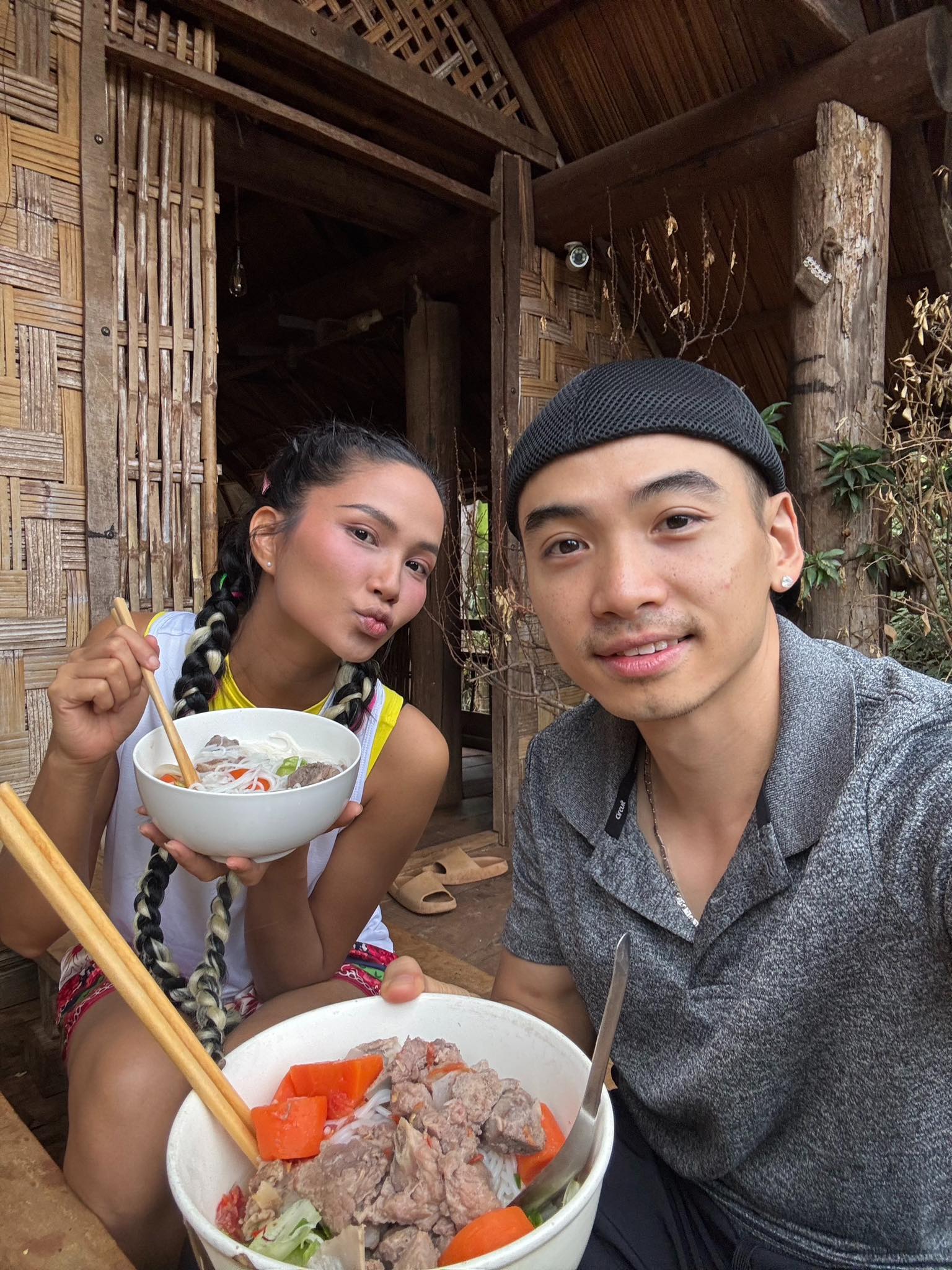 Hoa hậu H'Hen Niê lên tiếng sau khi bị mỉa mai tư thế đẻ: Không ai dạy tôi làm mẹ!- Ảnh 8.