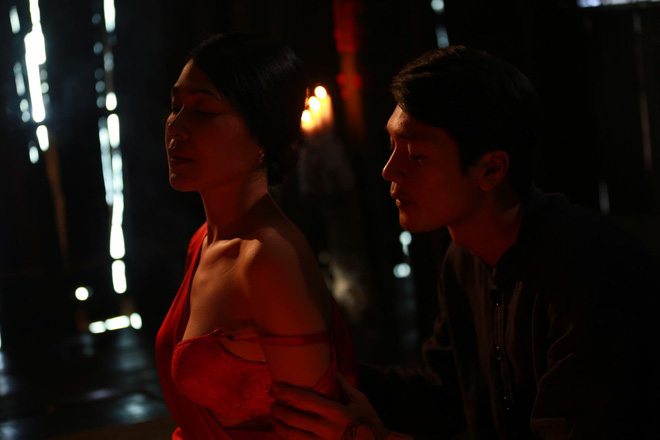 Mỹ nhân sexy bạo nhất Vbiz: U50 body vẫn nóng bỏng, không ngại cảnh giường chiếu với đàn em- Ảnh 3.