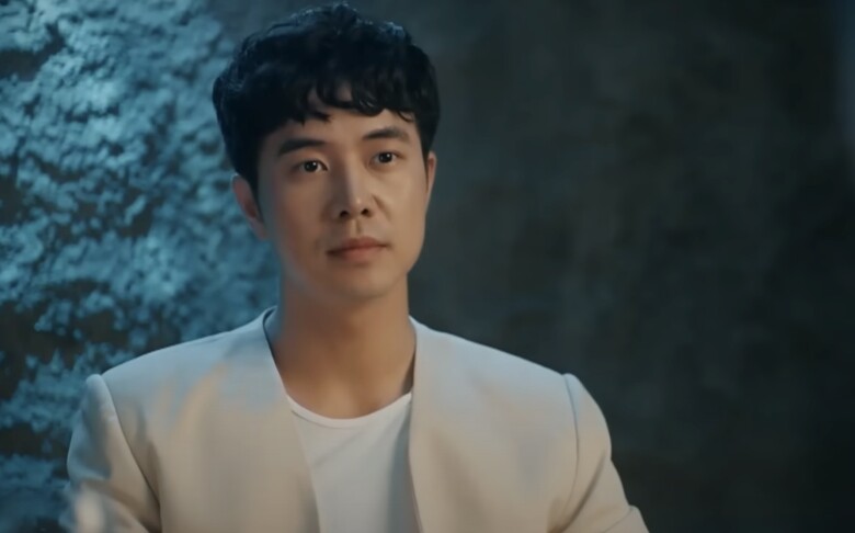 Dũng lần đầu xuất hiện ở tập 2 với vai trò là đối tượng xem mắt của Ngân.