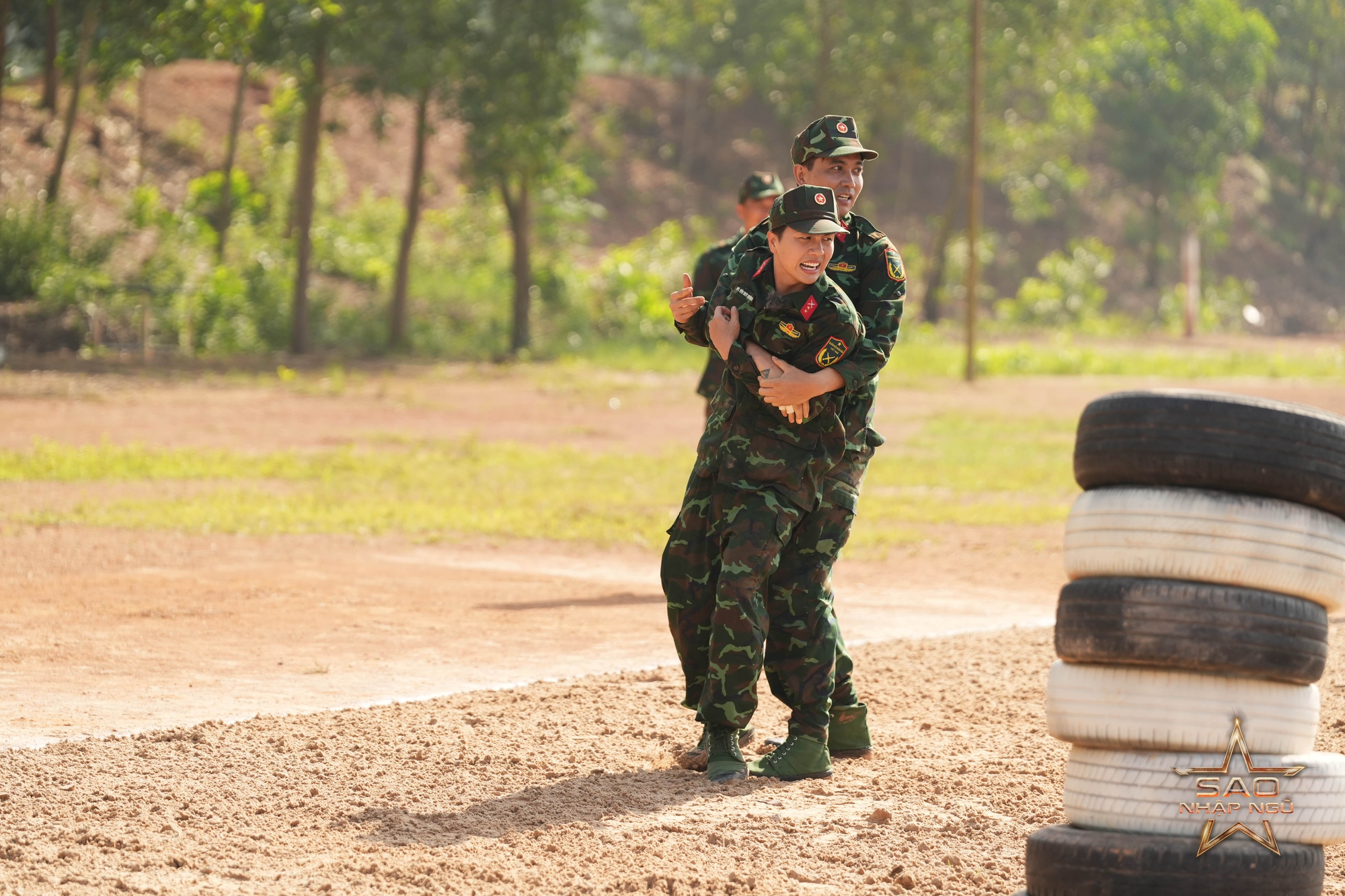 Tập 10 Sao Nhập Ngũ: 1 chiến sĩ bị Hương Giang tương tác bằng mũ cối- Ảnh 4.