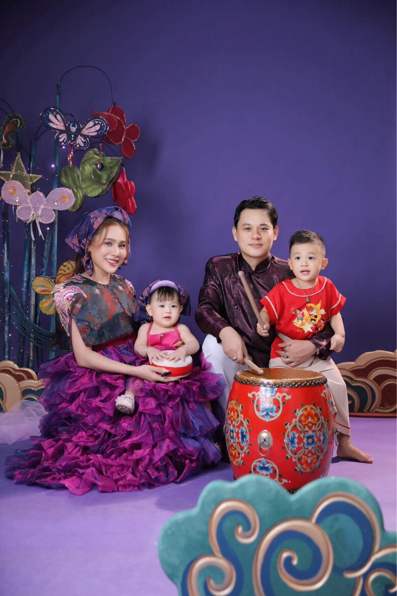 Gia đình “đủ nếp đủ tẻ” của Hồ Bích Trâm và chồng doanh nhân.