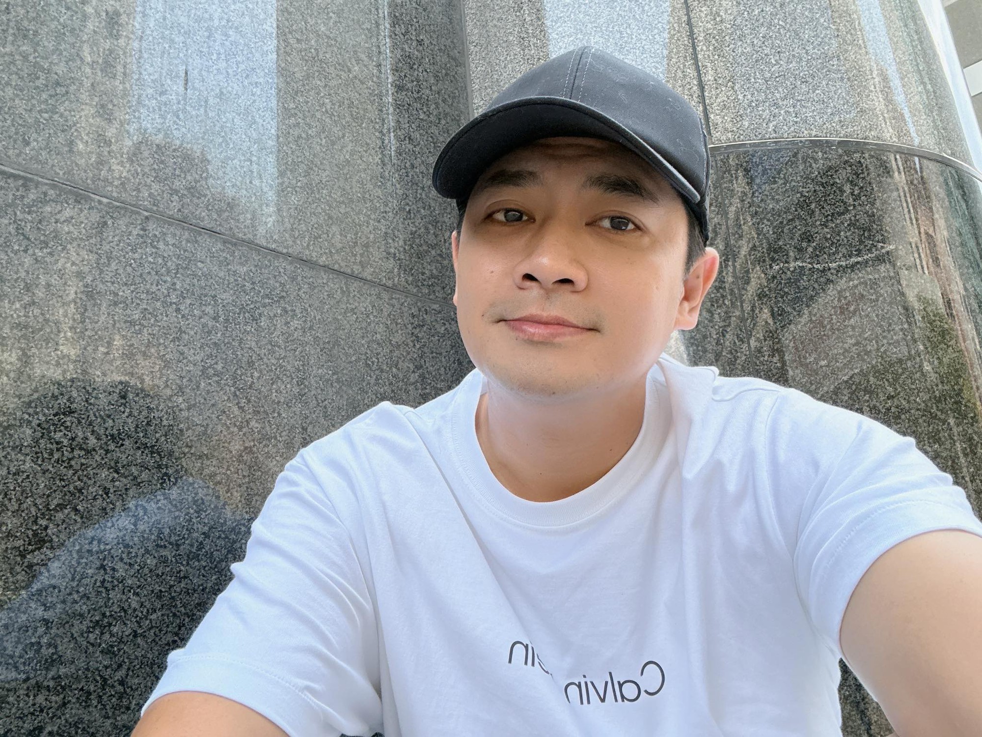 Ngoại hình nam nghệ sĩ đình đám có nhà từ TP.HCM đến Đồng Tháp, thấy bất hiếu vì 40 tuổi chưa vợ- Ảnh 2.