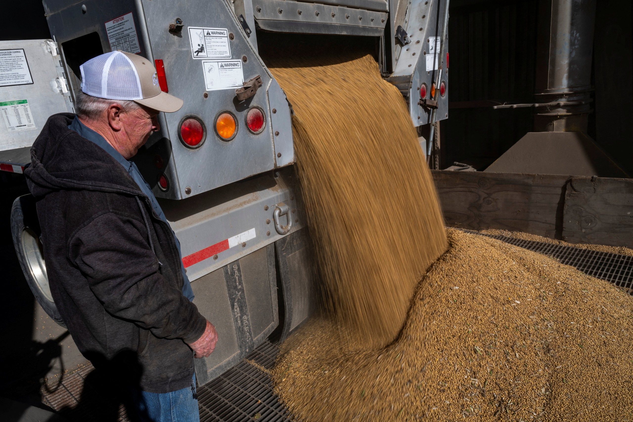 Giá đậu nành Mỹ rớt mạnh 40% do Trung Quốc ngừng nhập khẩu 2 Giá đậu nành Mỹ rớt mạnh 40% do Trung Quốc ngừng nhập khẩu, nông dân lao đao - Ảnh 3.