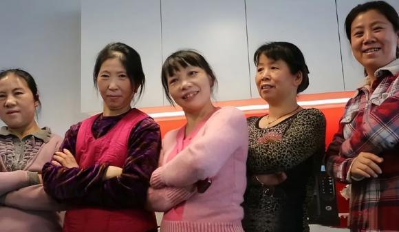 Người có ba mối không thân