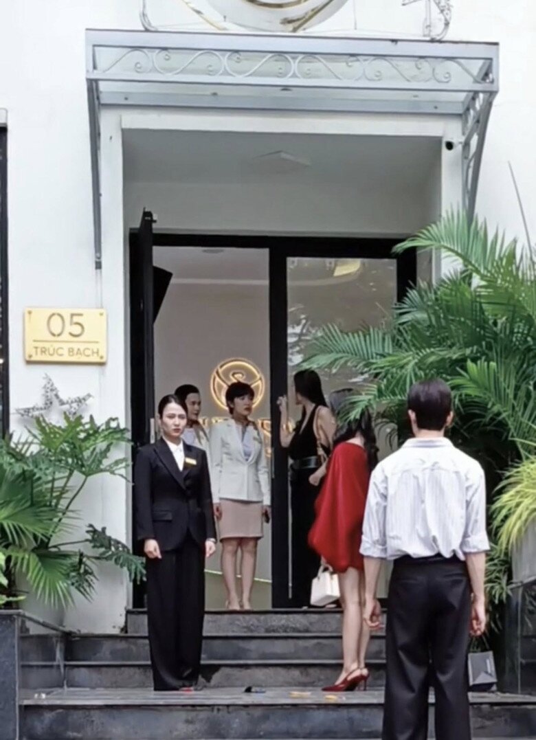 Lộ cảnh Việt Hoa bị đánh ghen trong Gió Ngang Khoảng Trời Xanh, thái độ của amp;#34;tổng tài du thuyềnamp;#34; gây tò mò - 3