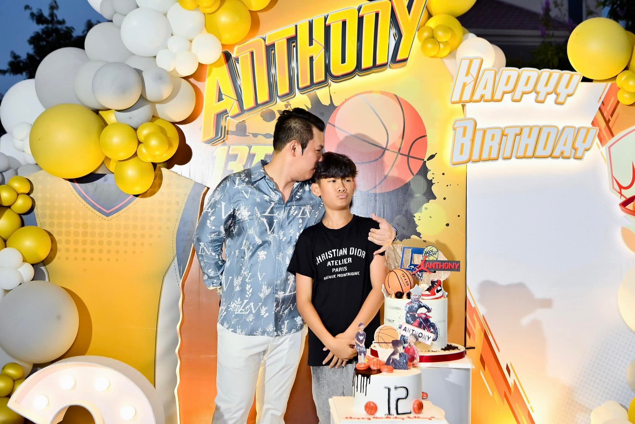 Đại gia Đức Huy nói nhớ khi con trai đi du lịch với vợ cũ, khoe ảnh quý tử trổ mã tuấn tú - 7