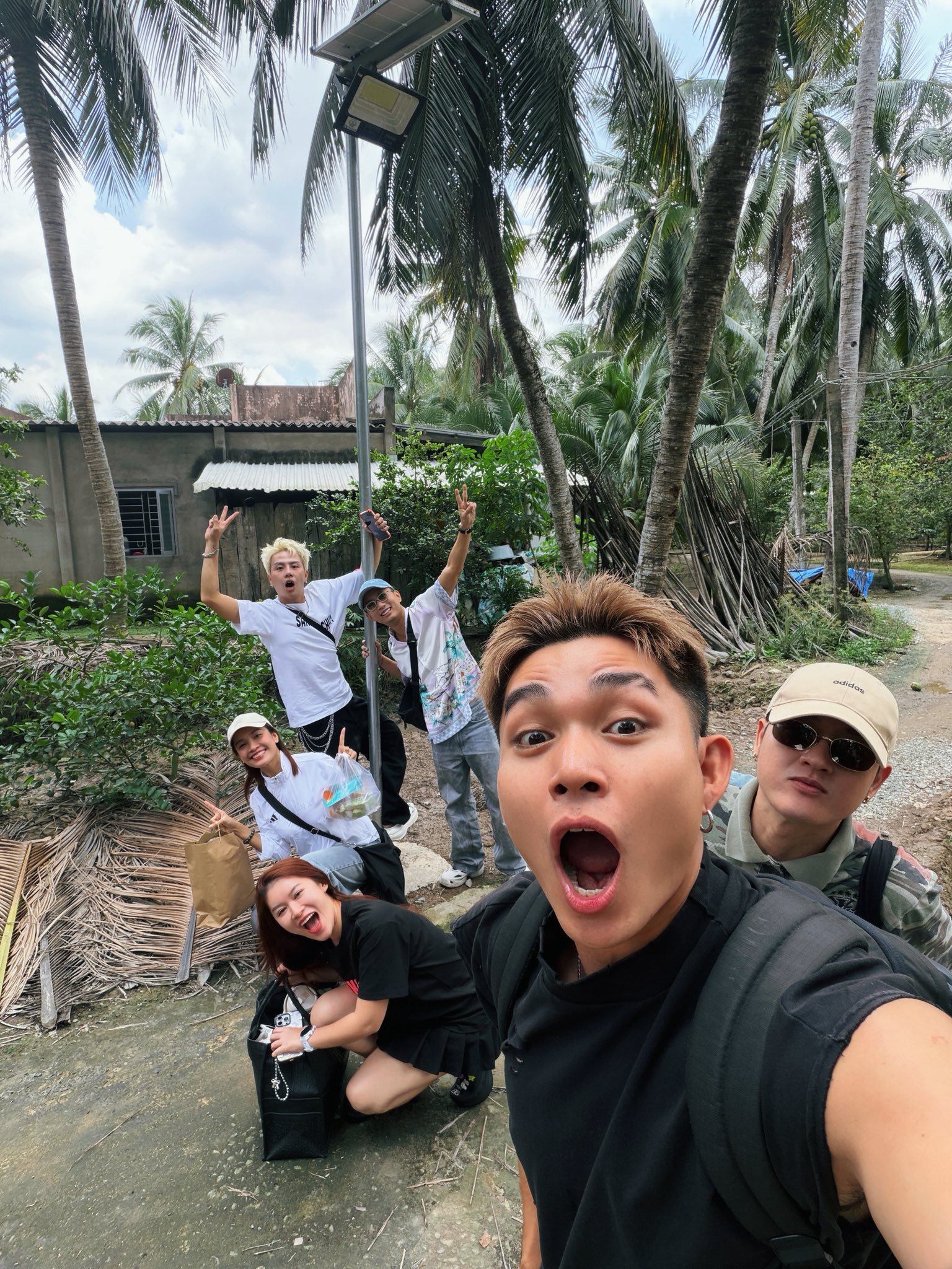 1 thành viên trong Gia đình Haha đang bị cô lập?- Ảnh 3.