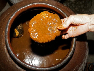 Món ăn mặn chát thời đói khổ nay bán 50.000đ/quả Việt kiều vẫn tranh nhau mua, quy trình làm vất vả như chăm con mọn