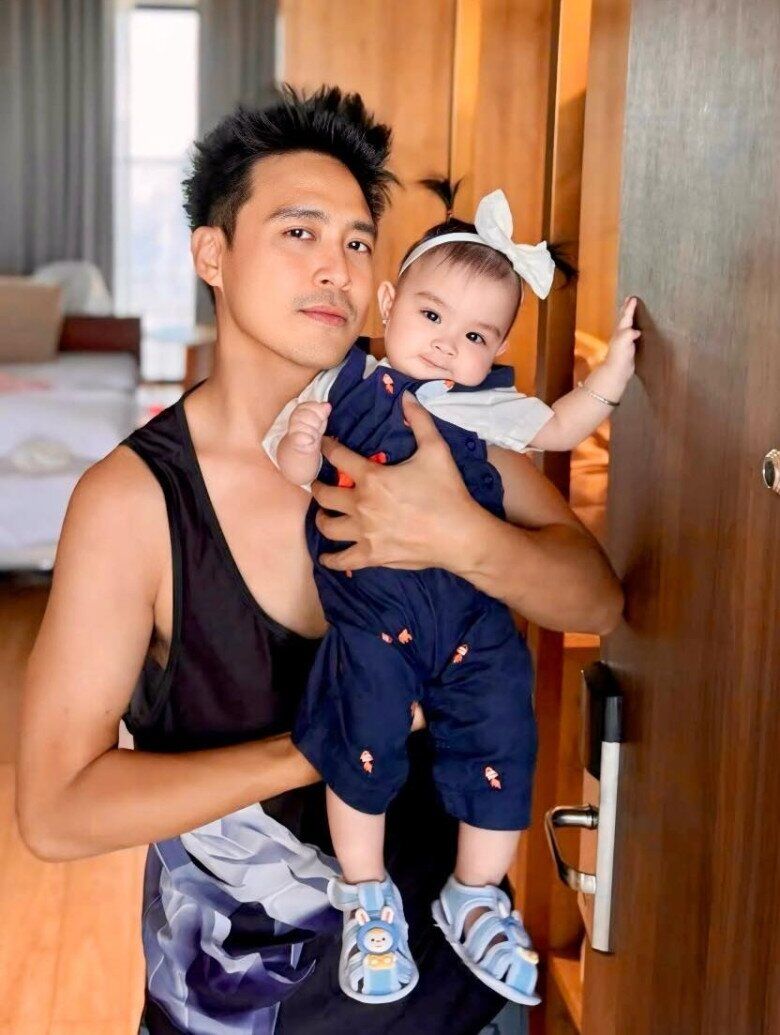 Thanh Duy rất cưng chiều ái nữ, thường xuyên khoe bé trên mạng xã hội.