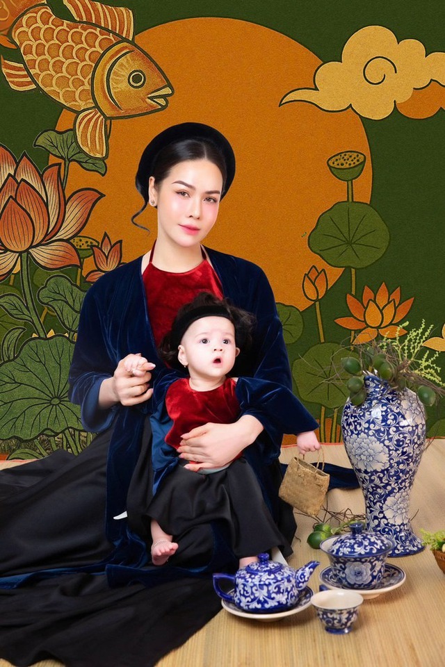 Trung thu của các con sao Việt: Cặp song sinh nhà Phương Oanh cùng mẹ phá cỗ, quý tử Trường Giang lộ rõ vẻ điển trai- Ảnh 14.