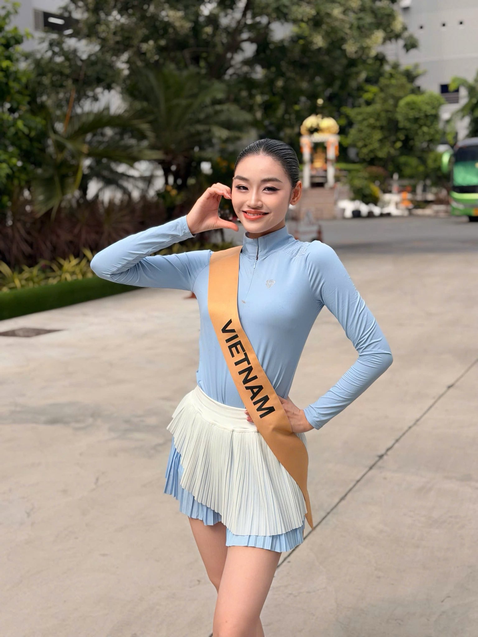 Hoa hậu Yến Nhi lần đầu lộ diện sau livestream nói xấu Sen Vàng- Ảnh 5.