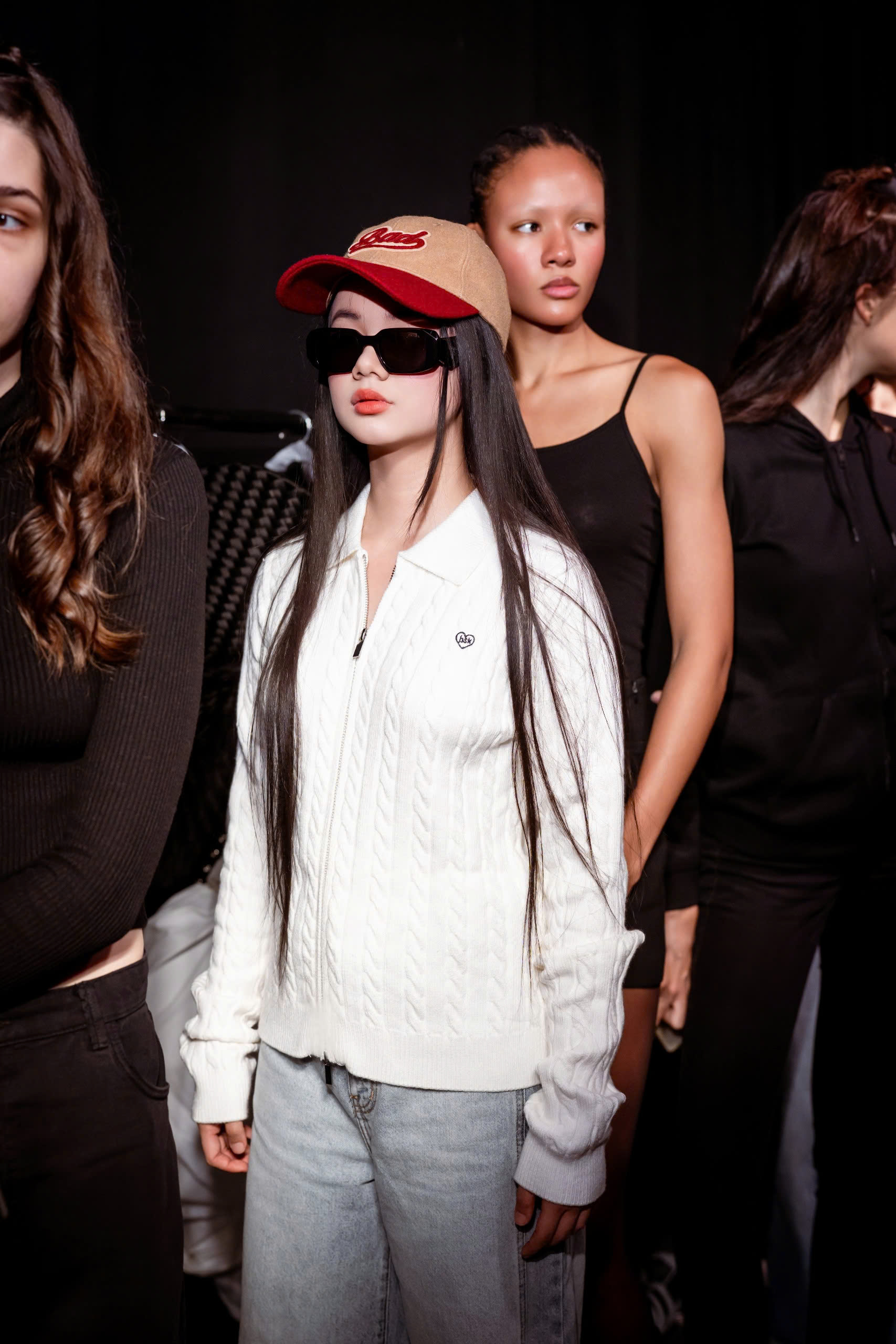 Mẫu Teen Maika Ngọc Khánh sải bước tại tuần lễ thời trang Milan Fashion Week 2025- Ảnh 2.