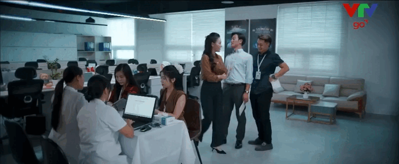 Phương Oanh gác công việc, lui về hậu phương hỗ trợ chồng: Style được khen hết lời- Ảnh 3.