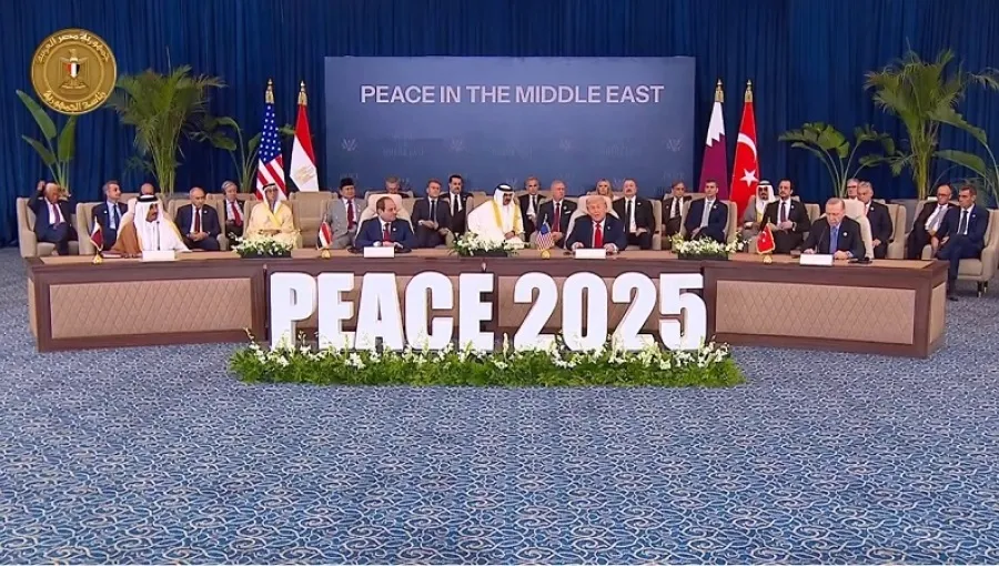 (Từ trái sang trên bàn): Quốc vương Qatar - ông Tamim bin Hamad Al-Thani, Tổng thống Ai Cập Abdel Fattah el-Sisi, Tổng thống Mỹ Donald Trump, Tổng thống Thổ Nhĩ Kỳ Recep Tayyip Erdogan ký Thỏa thuận hòa bình Trump về Gaza. Ảnh: SIS (Từ trái sang trên bàn): Quốc vương Qatar - ông Tamim bin Hamad Al-Thani, Tổng thống Ai Cập Abdel Fattah el-Sisi, Tổng thống Mỹ Donald Trump, Tổng thống Thổ Nhĩ Kỳ Recep Tayyip Erdogan ký Thỏa thuận hòa bình Trump về Gaza. Ảnh: SIS