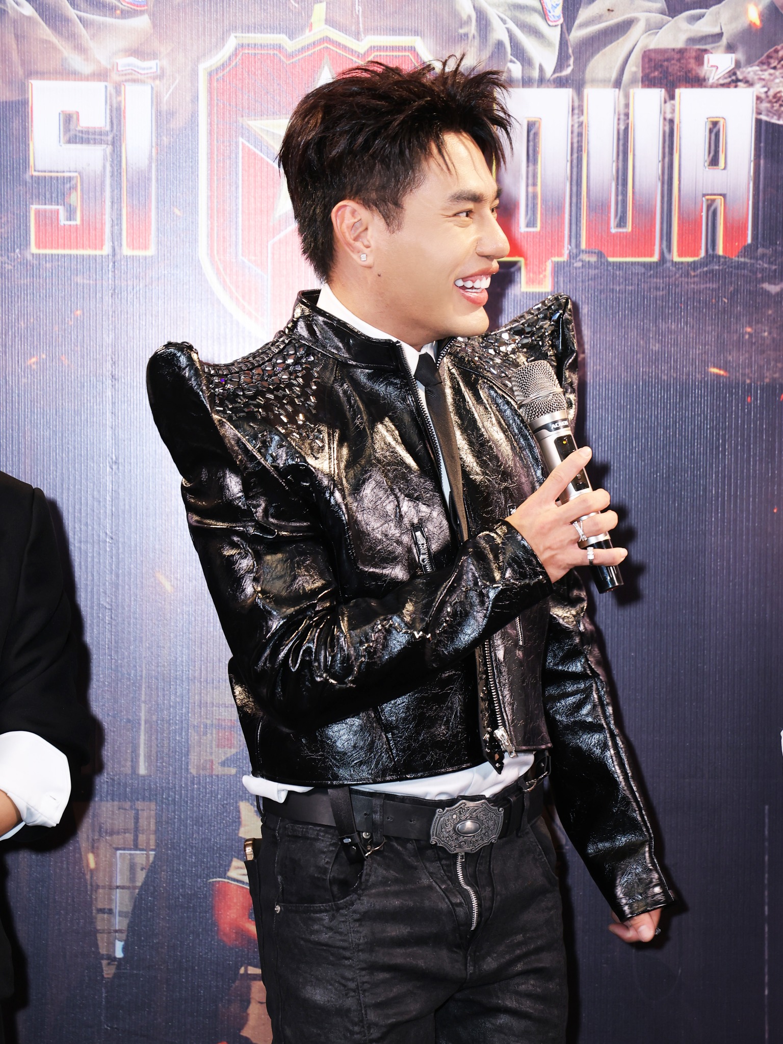 Đạo diễn Chiến Sĩ Quả Cảm lên tiếng: 