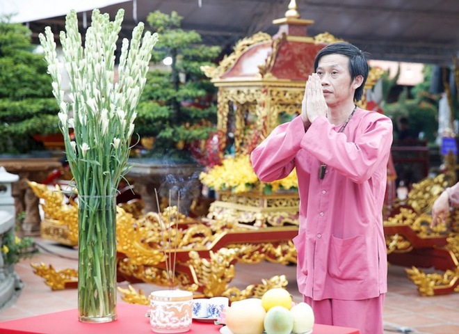 1760431769 1 Vua hai Hoai Linh di ban mia tu 10 tuoi