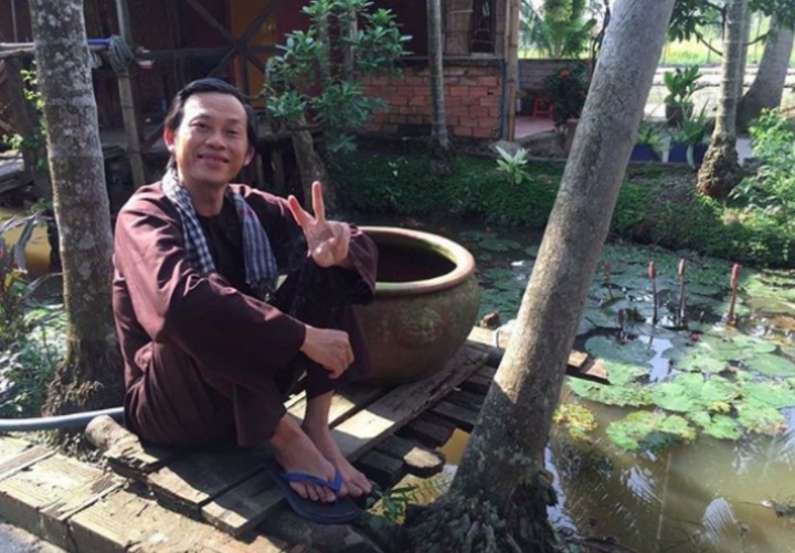 1760431770 871 Vua hai Hoai Linh di ban mia tu 10 tuoi