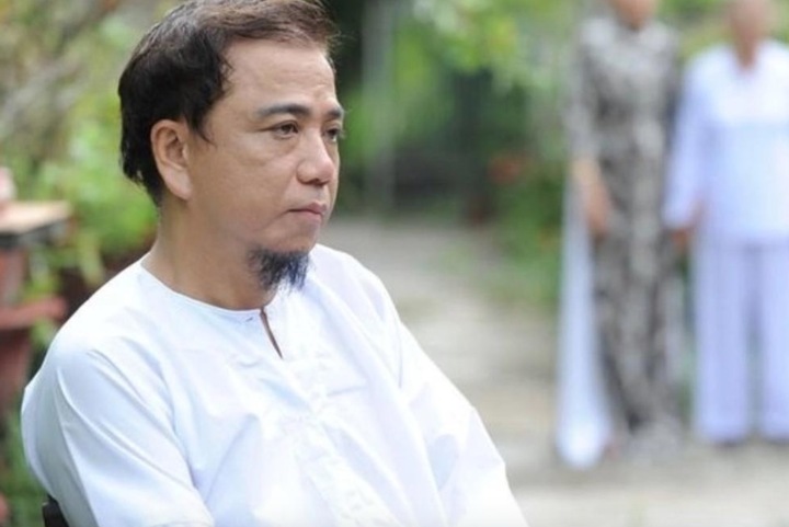 Danh hài ăn chơi khét tiếng từng mua xe giá 3 lô đất, giờ bán cà phê cùng vợ trẻ- Ảnh 2.