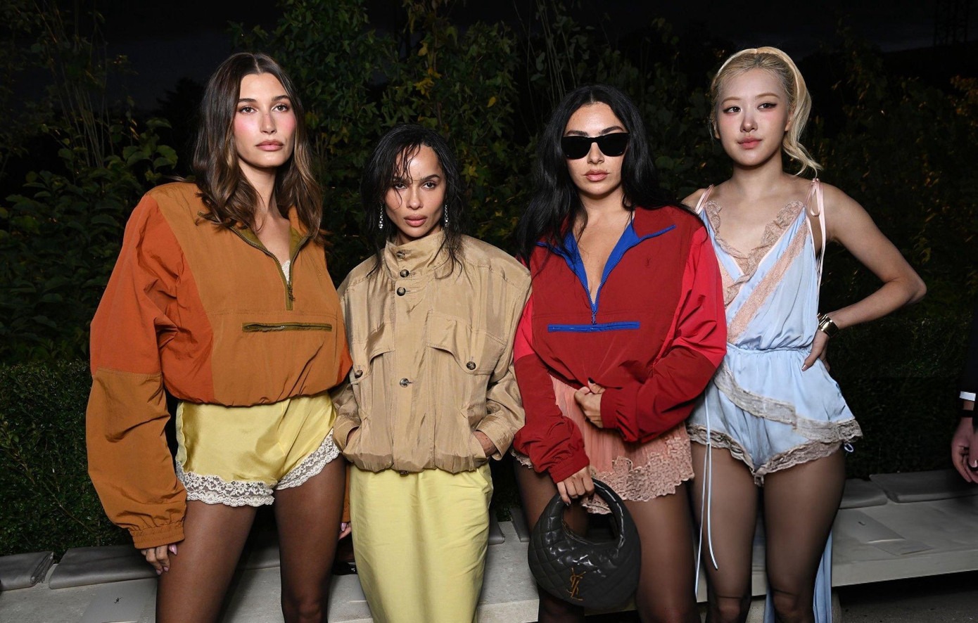 1760443795 725 Chi minh Rose BLACKPINK bi cat khoi anh