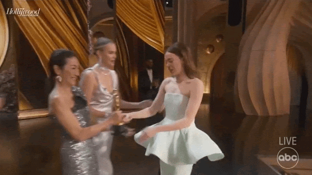 1760443798 74 Chi minh Rose BLACKPINK bi cat khoi anh