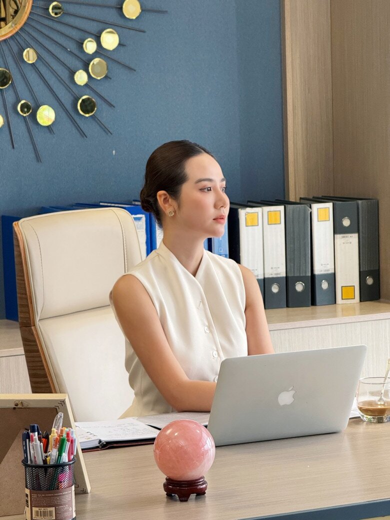 Ngân của Cách Em 1 Milimet khiến khán giả liên tưởng tới hình ảnh Vân Trang trong Thương Ngày Nắng Về năm nào.