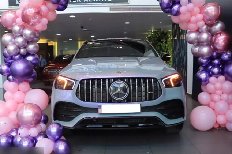 Cuộc sống sang chảnh "khó hiểu" của Ngân 98: Sống trong penthouse lớn nhất nhì Quận 2 nhưng thích dùng đồ "fake" - Ảnh 3.